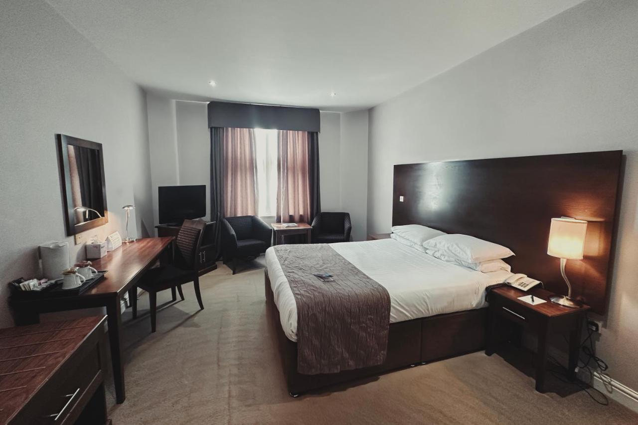 Cave Castle Hotel South Cave Bagian luar foto