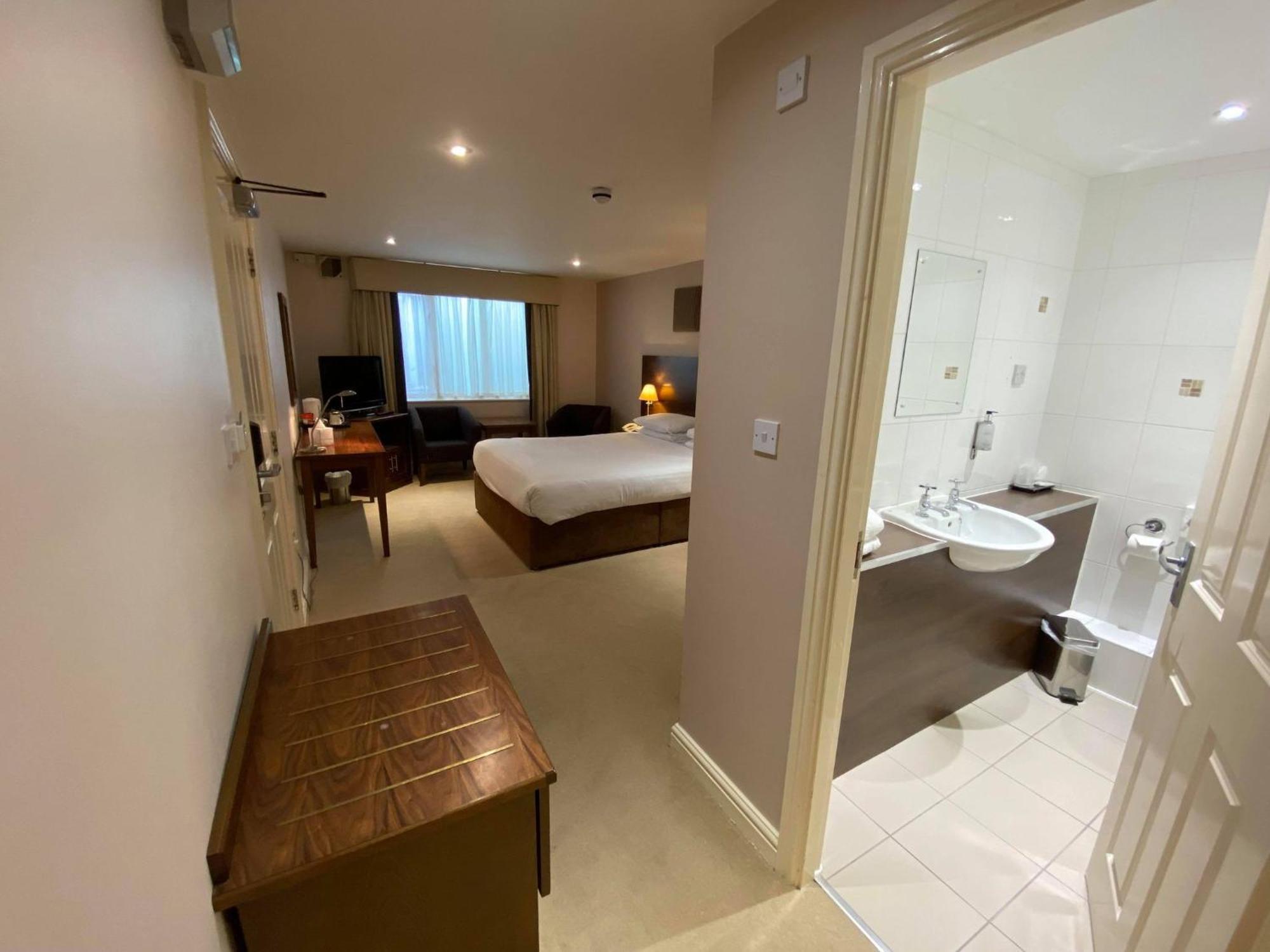 Cave Castle Hotel South Cave Bagian luar foto