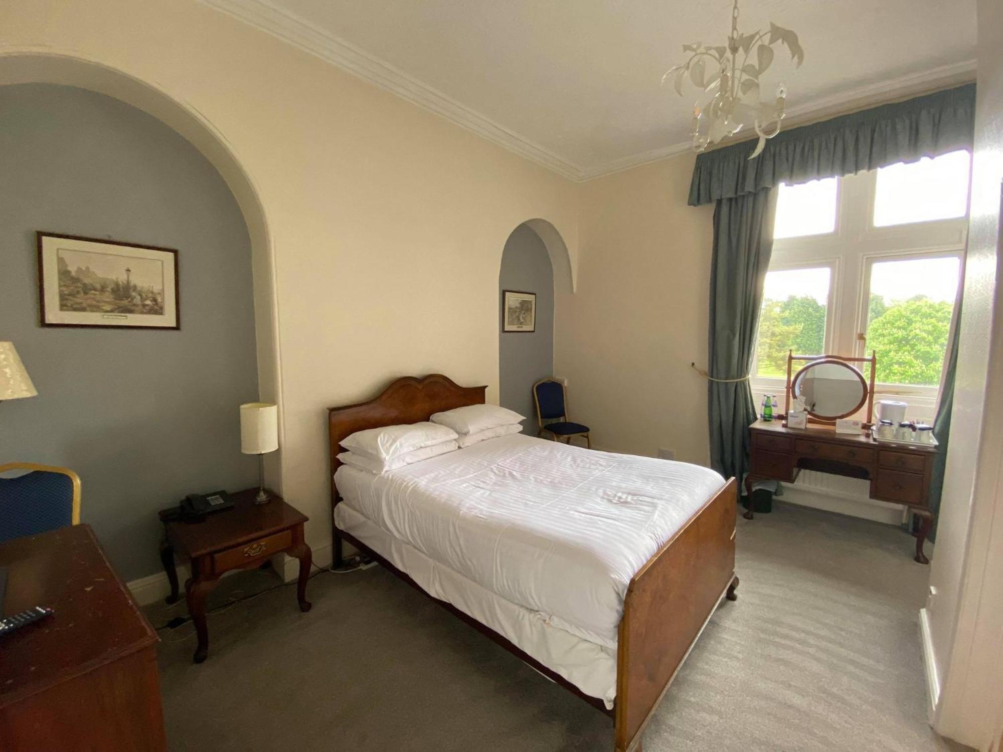 Cave Castle Hotel South Cave Bagian luar foto