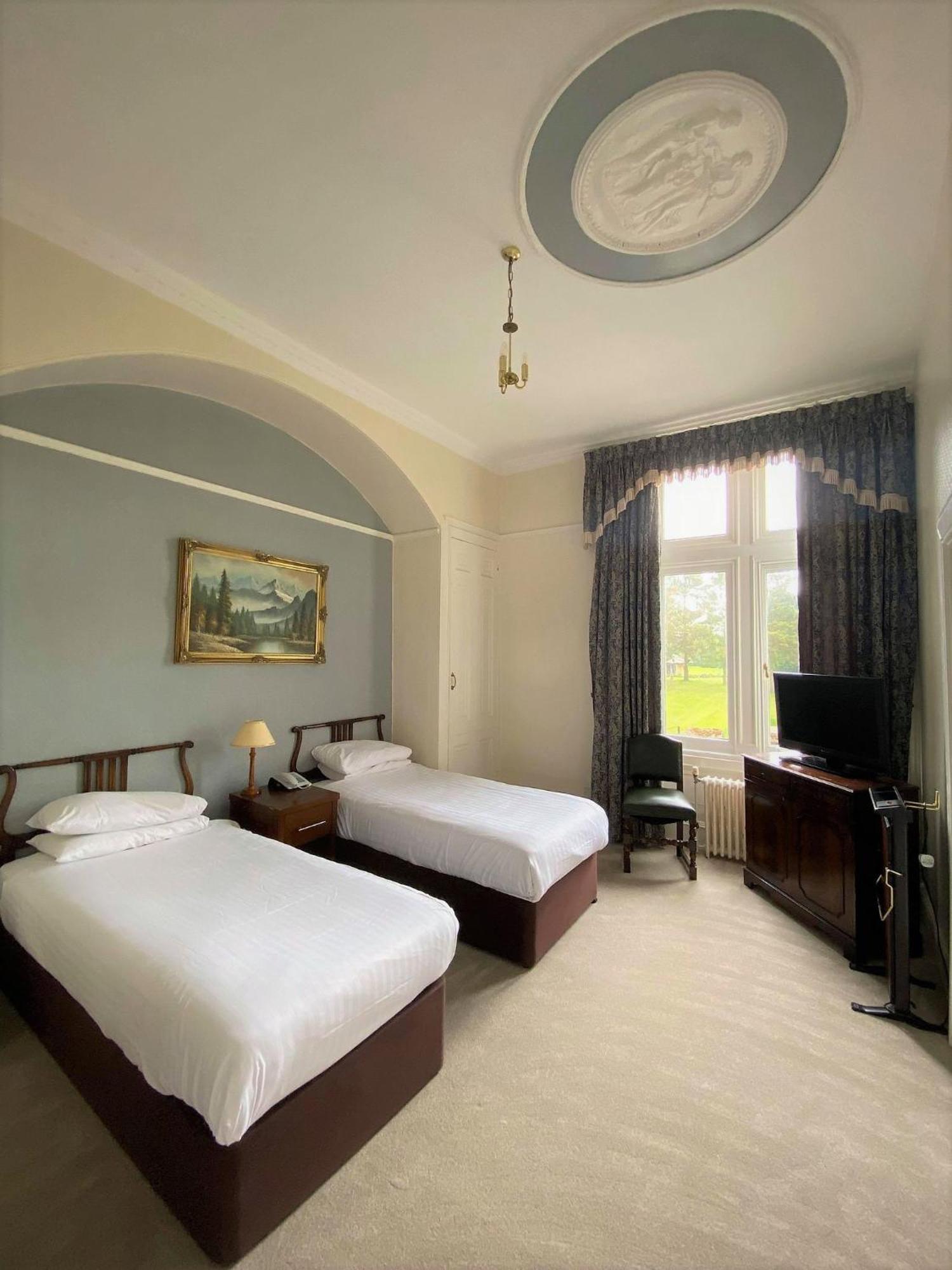 Cave Castle Hotel South Cave Bagian luar foto