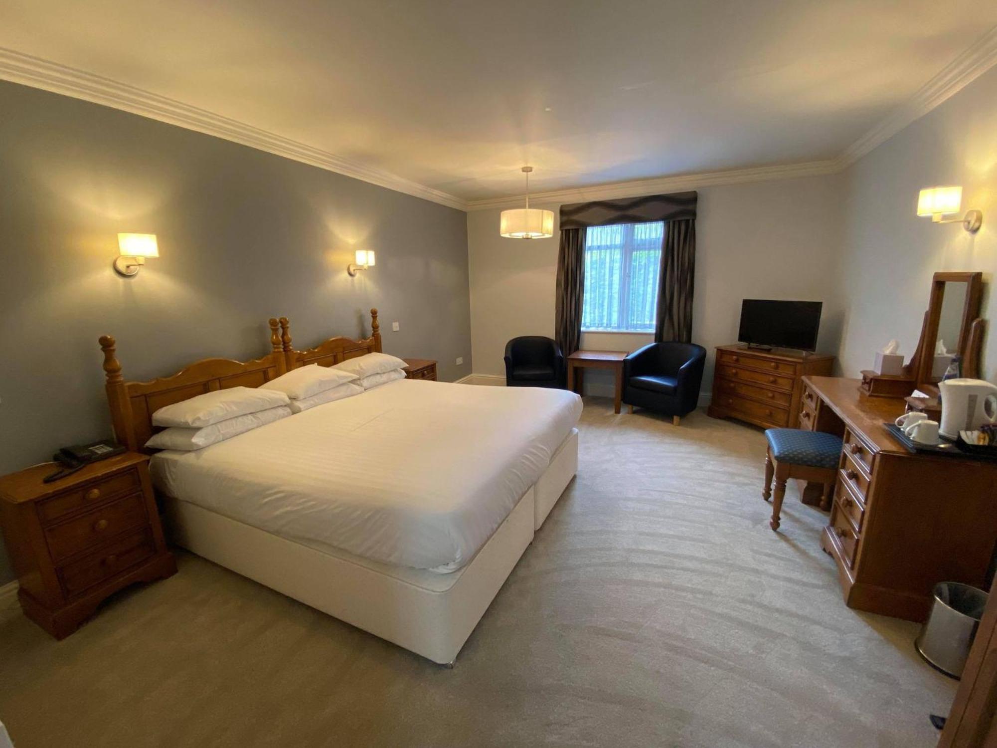 Cave Castle Hotel South Cave Bagian luar foto