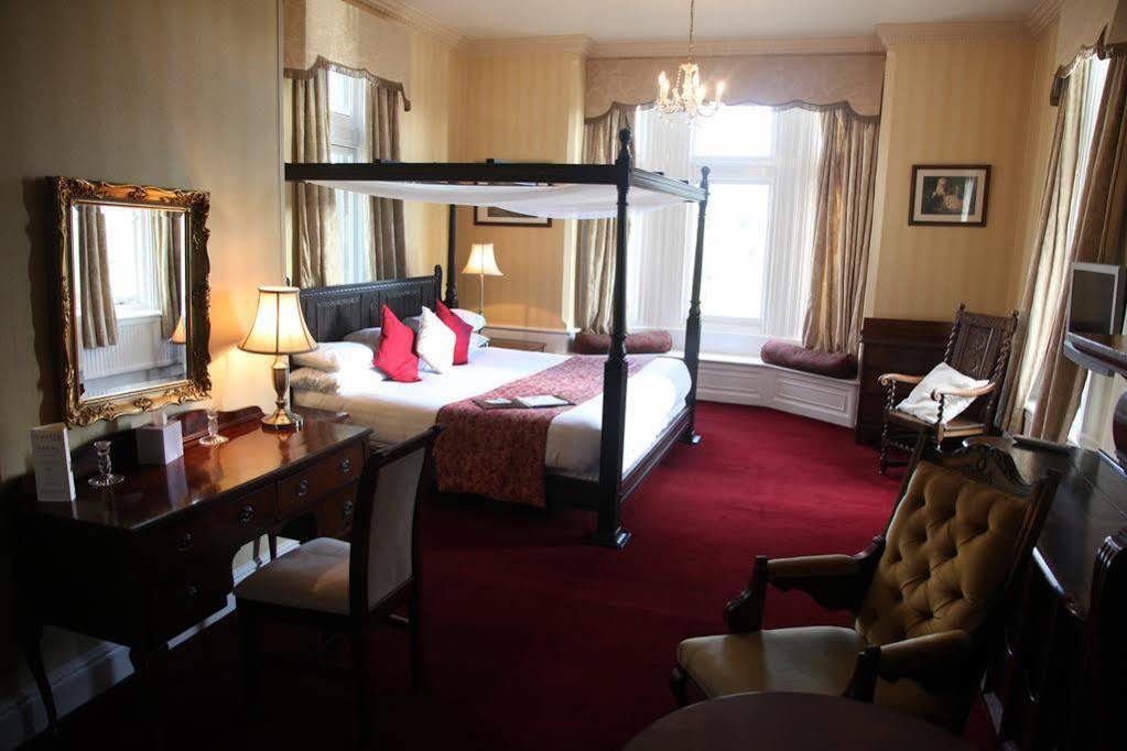 Cave Castle Hotel South Cave Bagian luar foto